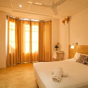 2* Pensión Martinval